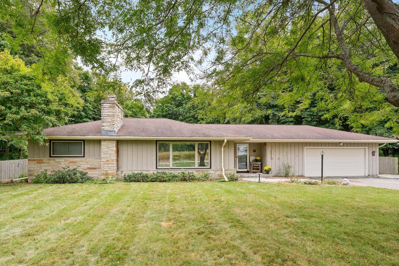 10701 6 1/2 Mile Rd, Caledonia, WI 53108