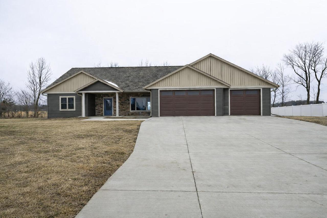 W24362 Fairway Dr, Trempealeau, WI 54661