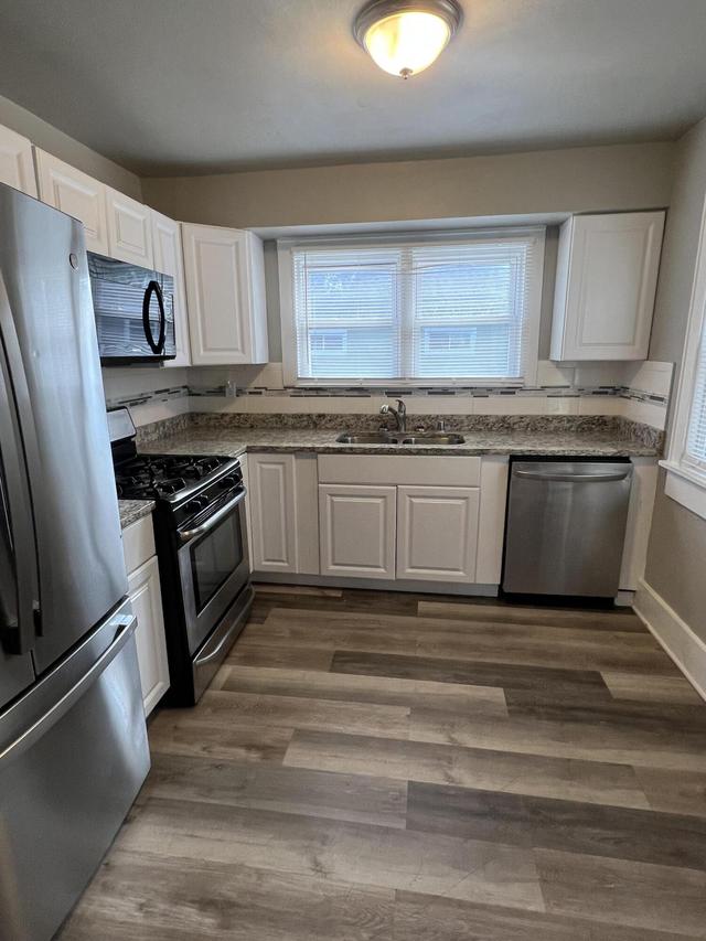 4233 W Sieben Pl, Milwaukee, WI 53216