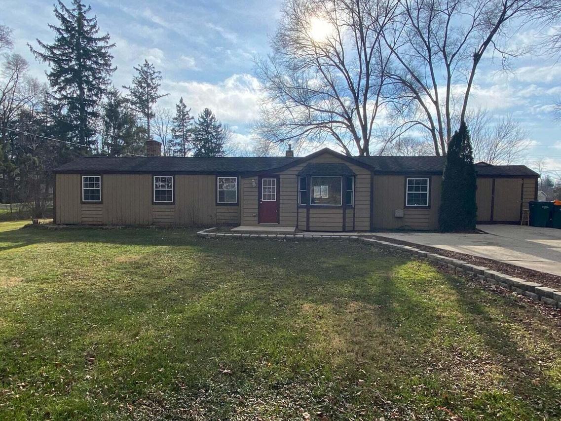 W105 Tombeau Blvd, Bloomfield, WI 53128