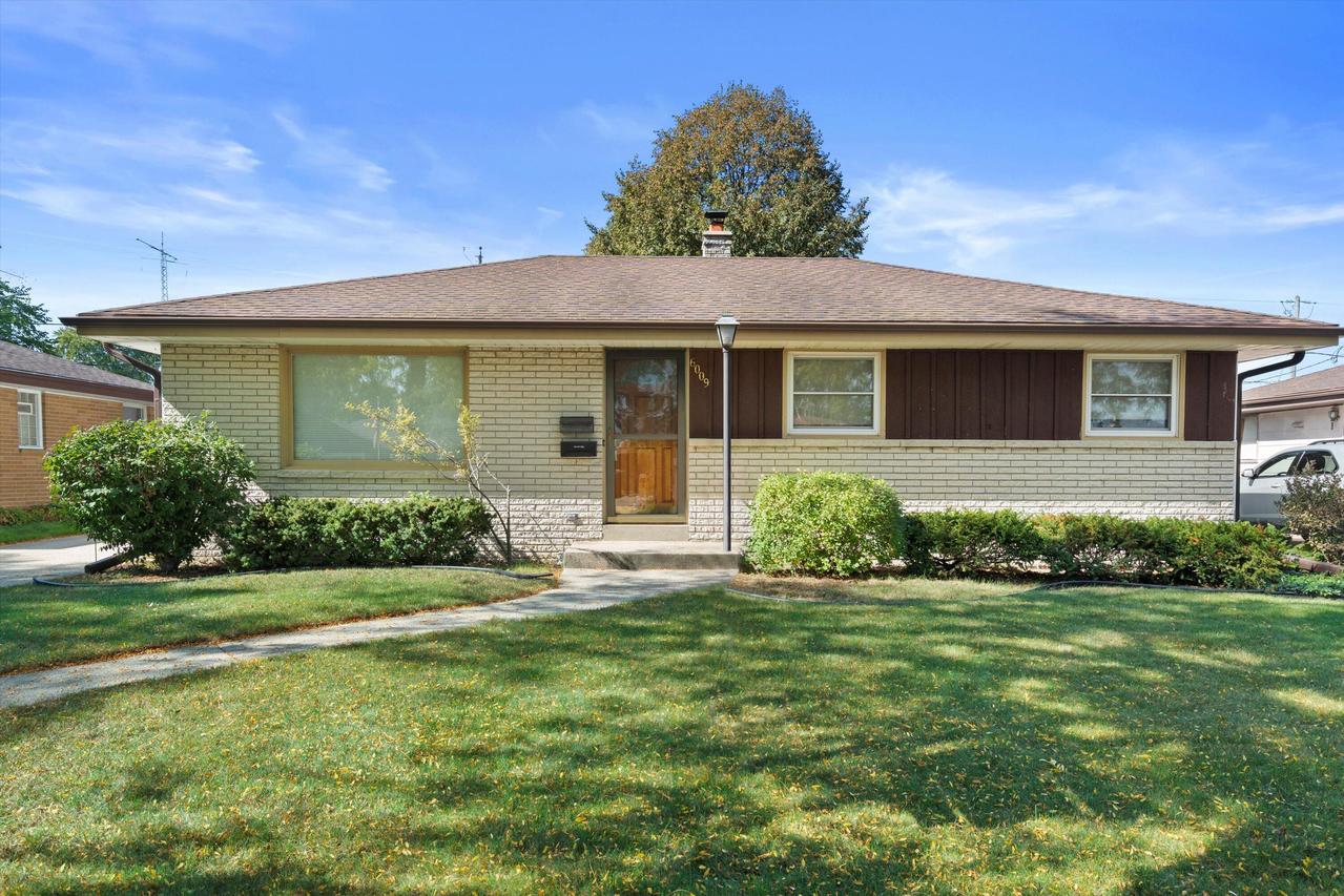 6009 S Delaware Ave, Cudahy, WI 53110