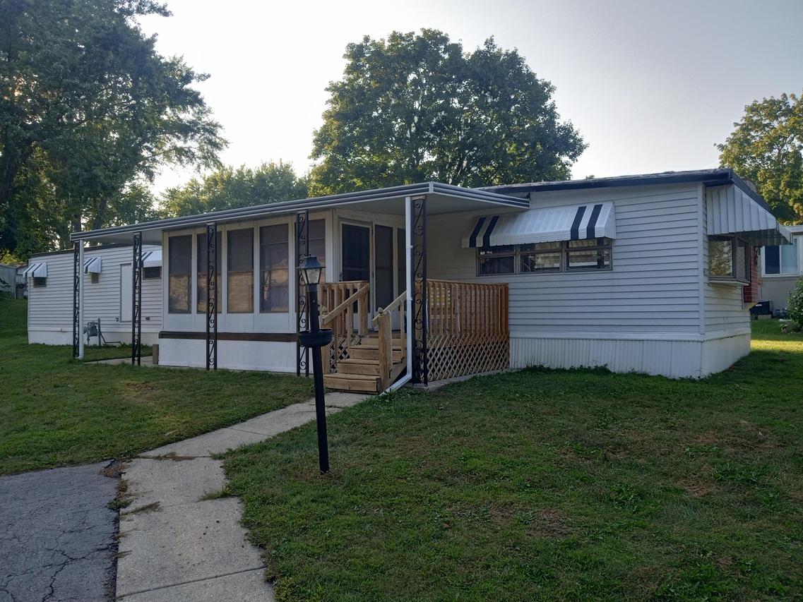 1432 Sunrise Trl, Lyons, WI 53105