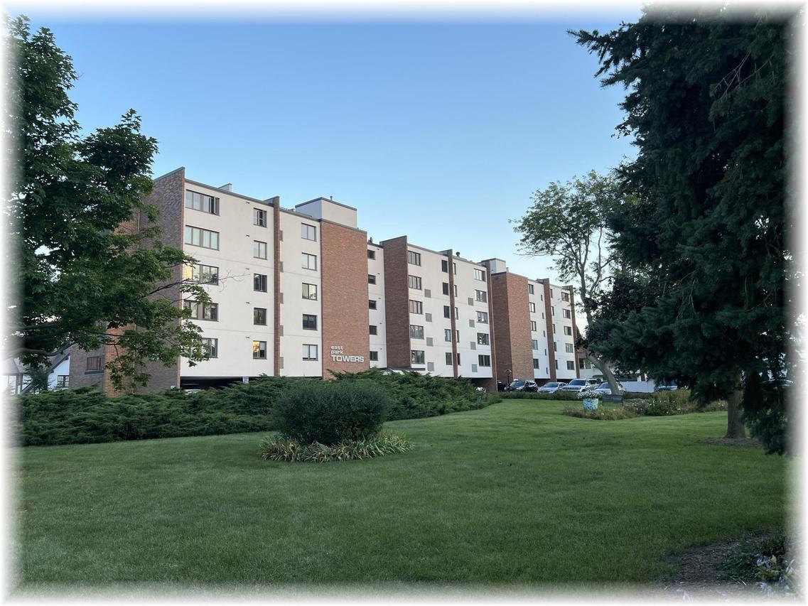 111 11th St #4DS, Racine, WI 53403