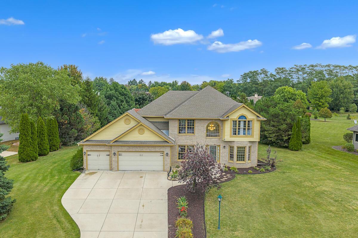 215 Emerald Dr, Mount Pleasant, WI 53406