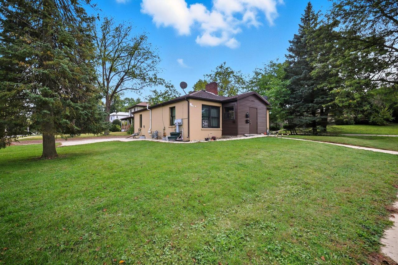 805 W Highland St, Whitewater, WI 53190