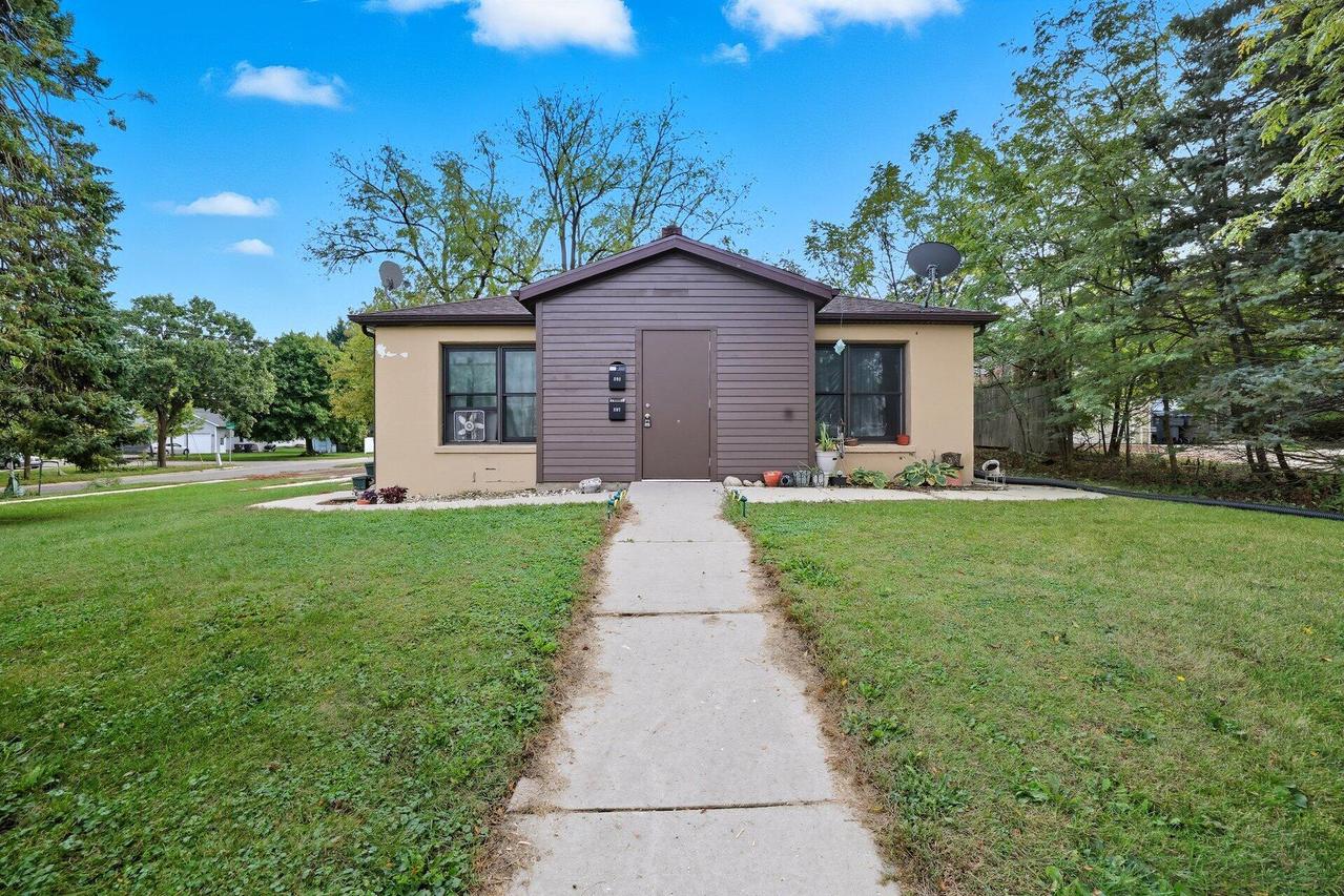 805 W Highland St, Whitewater, WI 53190