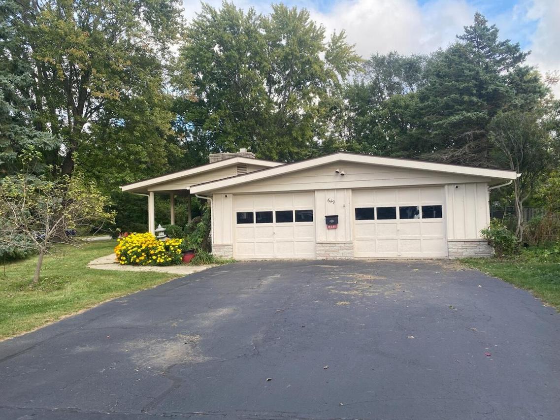649 Gerard St, Elkhorn, WI 53121