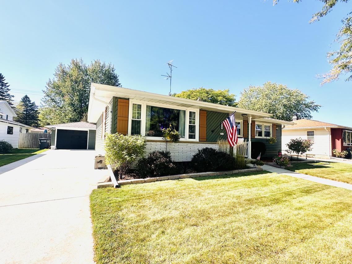 2918 S 17th St, Sheboygan, WI 53081