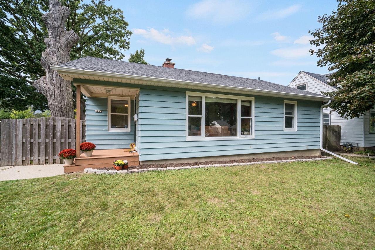 6153 N 39th St, Milwaukee, WI 53209