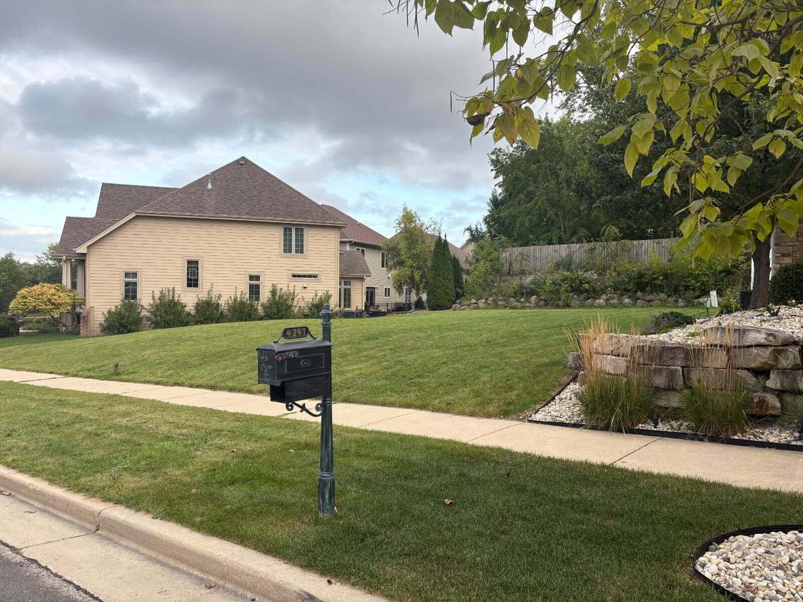 4225 W Willow Way, Milwaukee, WI 53221