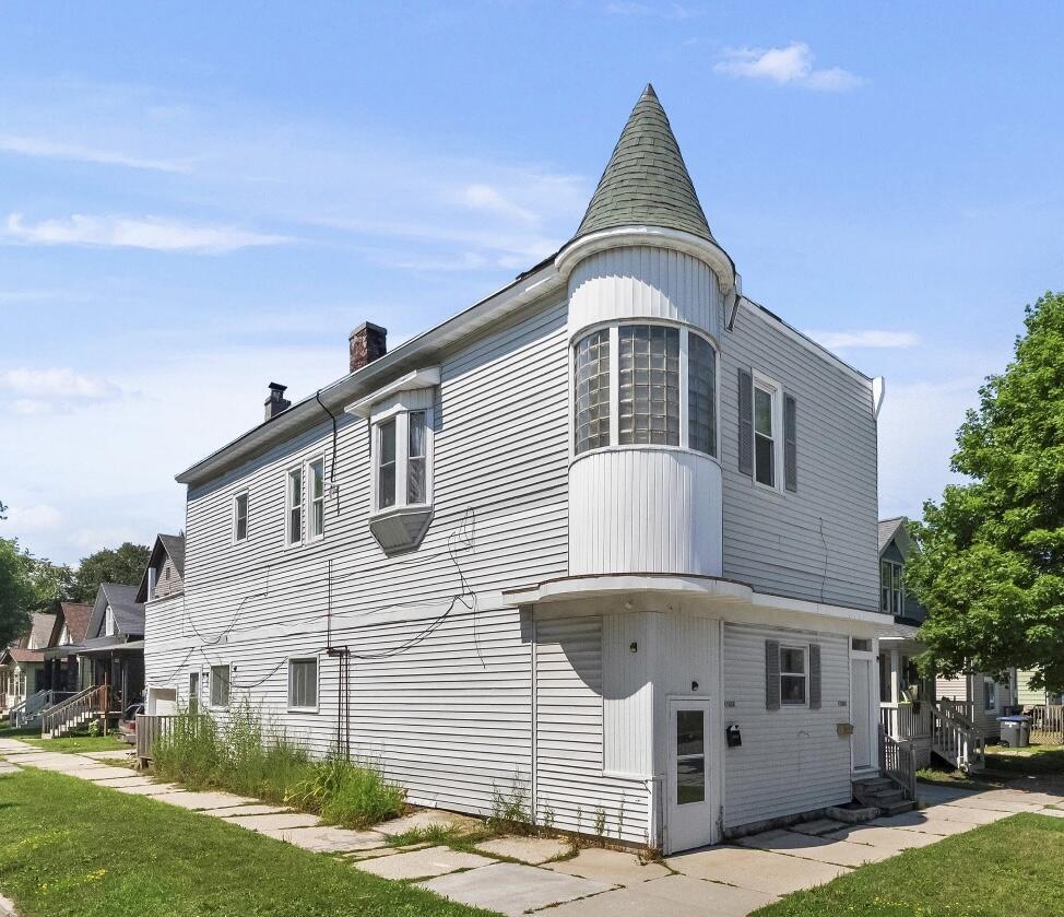 1332 S 9th St, Sheboygan, WI 53081