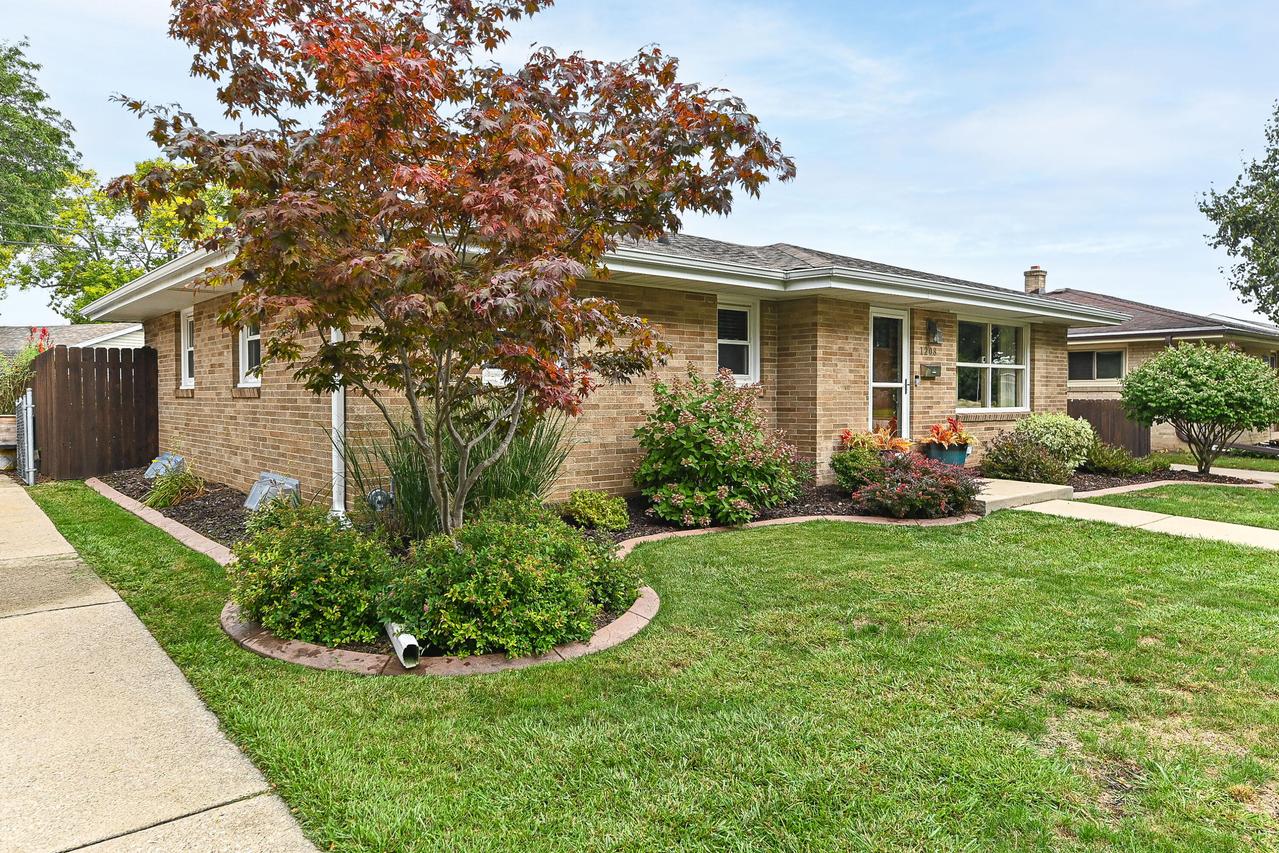 1208 Montclair Dr, Racine, WI 53402