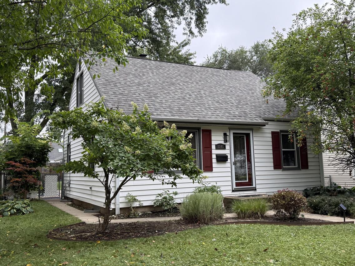 3245 N 88th St, Milwaukee, WI 53222