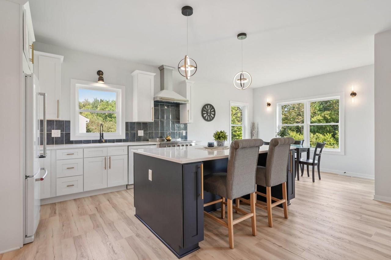 204 Pheasant Ln, Newburg, WI 53090
