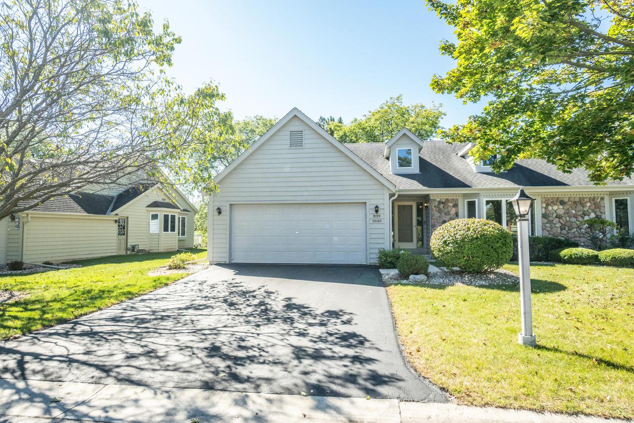 W179N9765 Riversbend Cir, Germantown, WI 53022