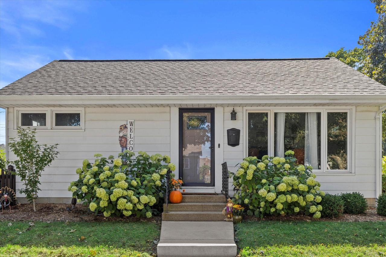 3648 S Lenox St, Milwaukee, WI 53207