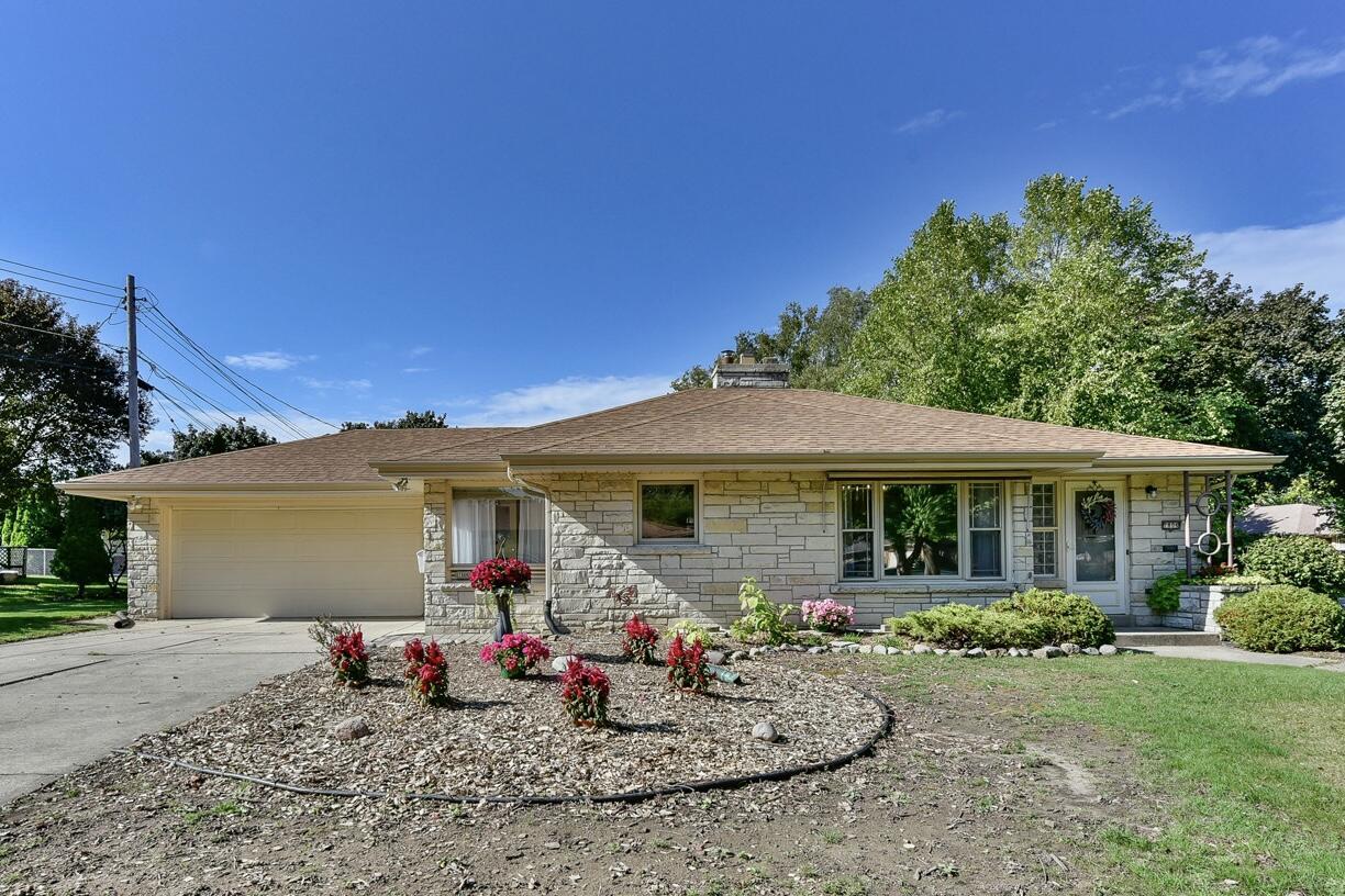 7806 W Dakota St, West Allis, WI 53219