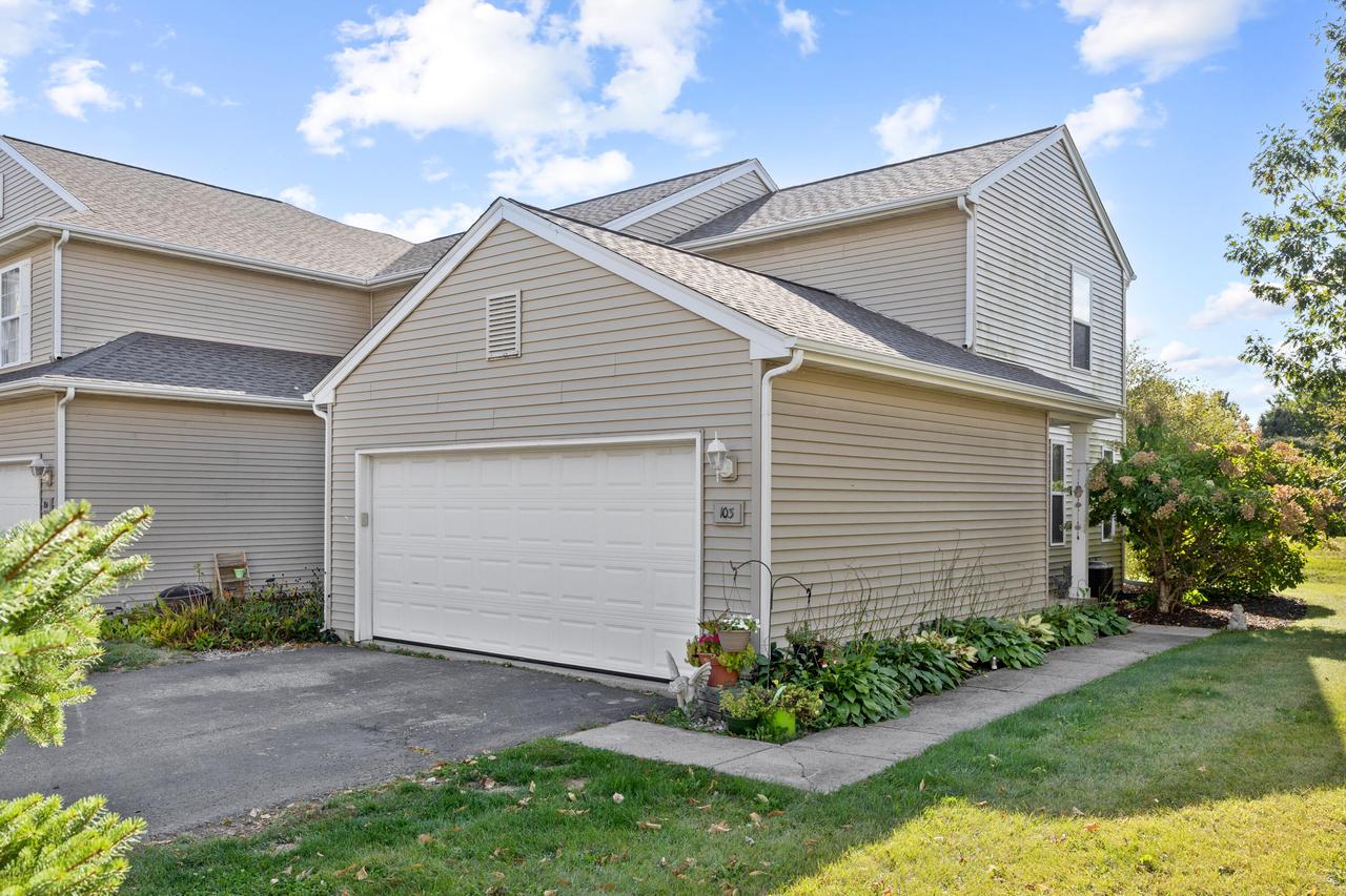 1400 Hunters Ridge #103, Genoa City, WI 53128