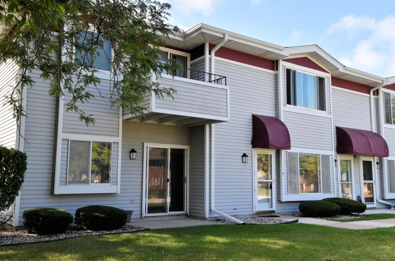 6551 Mariner Dr #5, Mount Pleasant, WI 53406