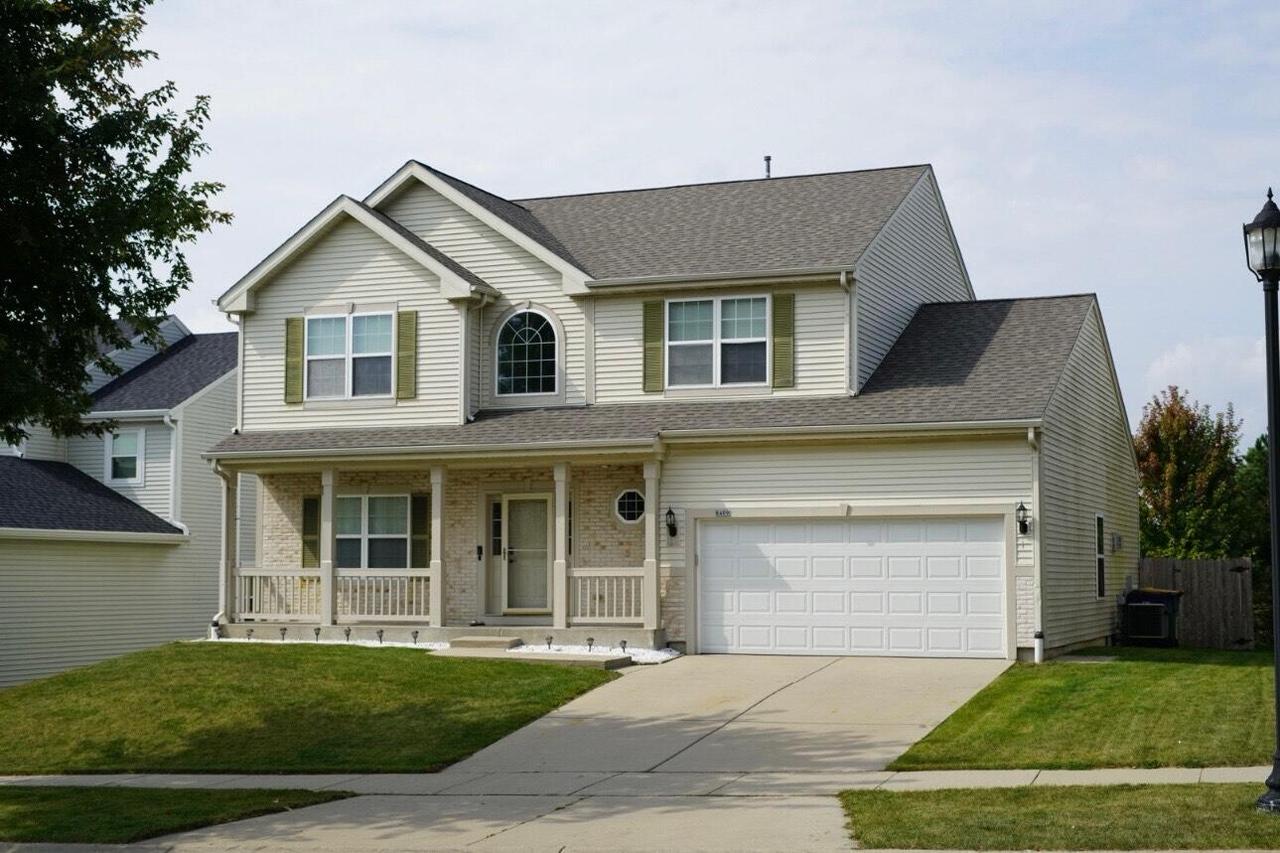 8409 S Palomino Dr, Oak Creek, WI 53154