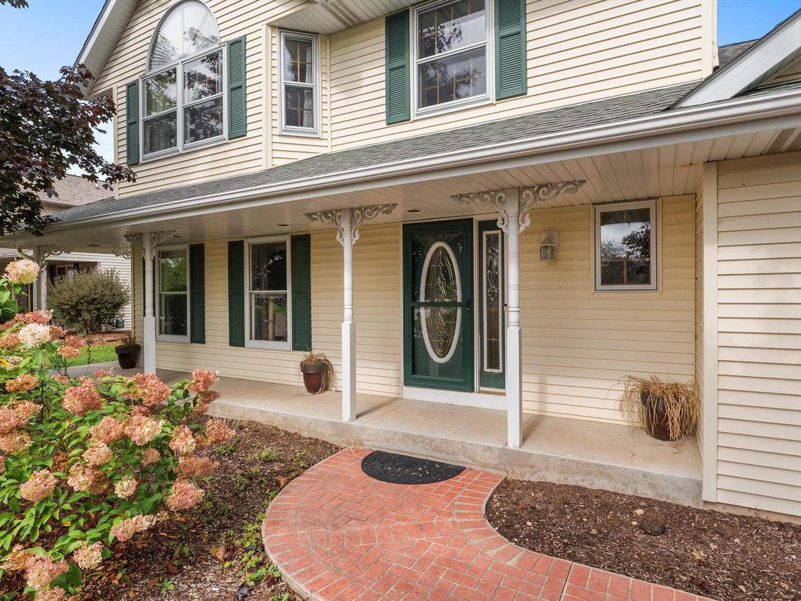 N6252 Woodland Meadows, Sheboygan, WI 53083