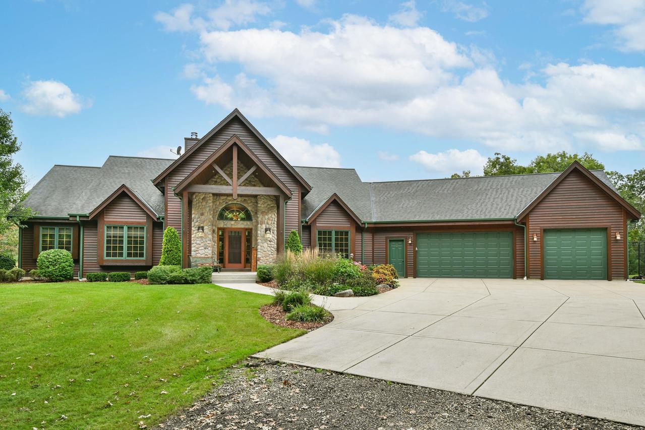 W5200 Bluff Rd, La Grange, WI 53119