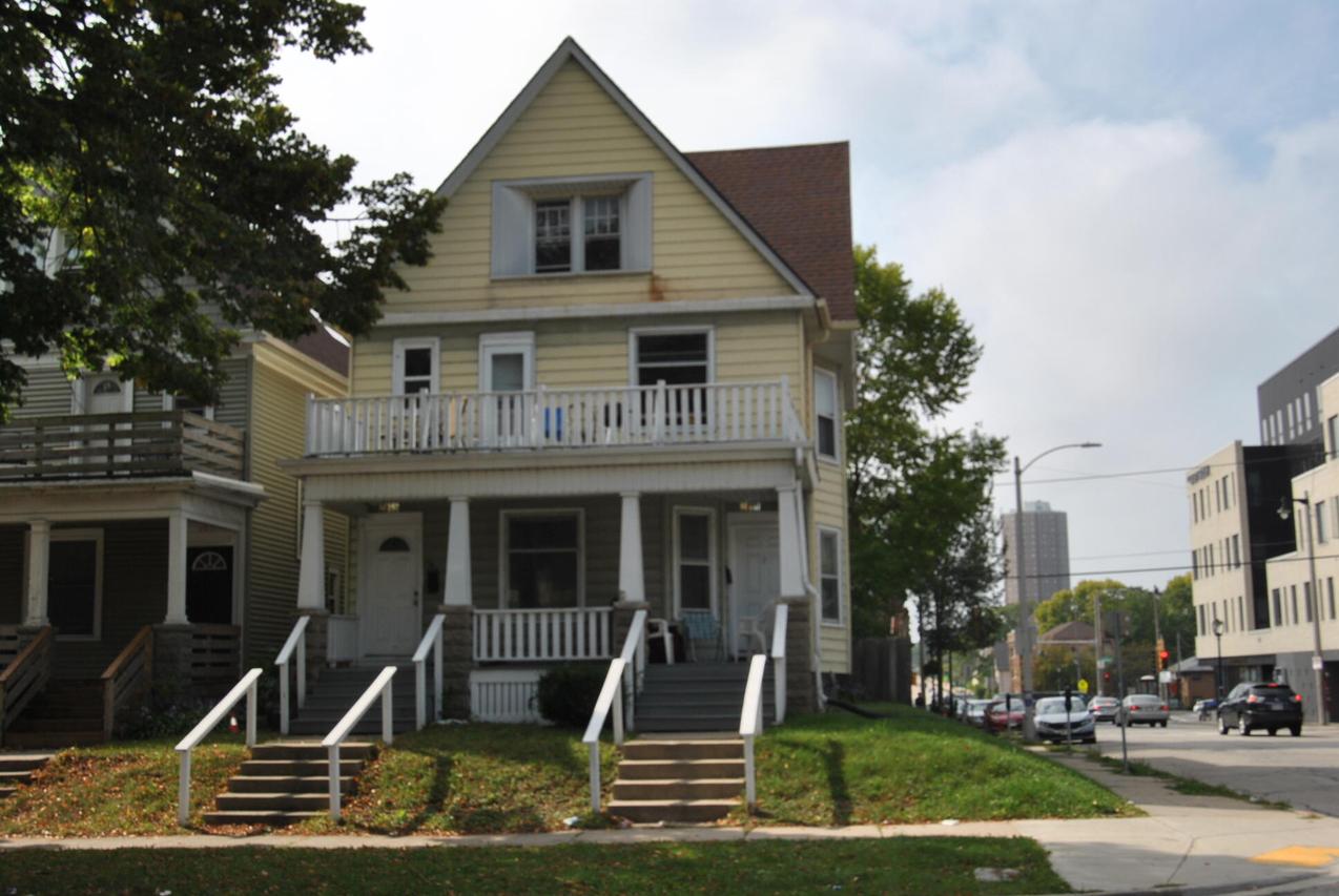 2865 N Cramer St #2867, Milwaukee, WI 53211