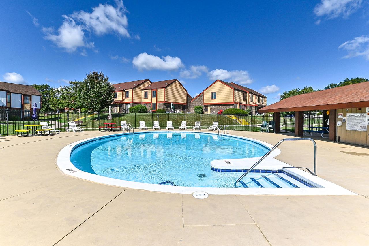 4293 W College Ave, Franklin, WI 53221