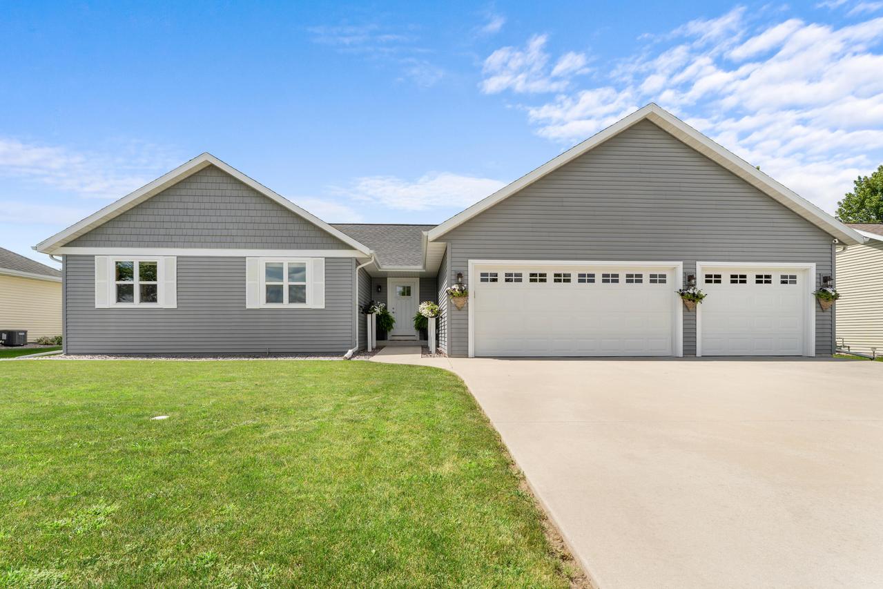428 Sweetflag Ave, Fond Du Lac, WI 54935