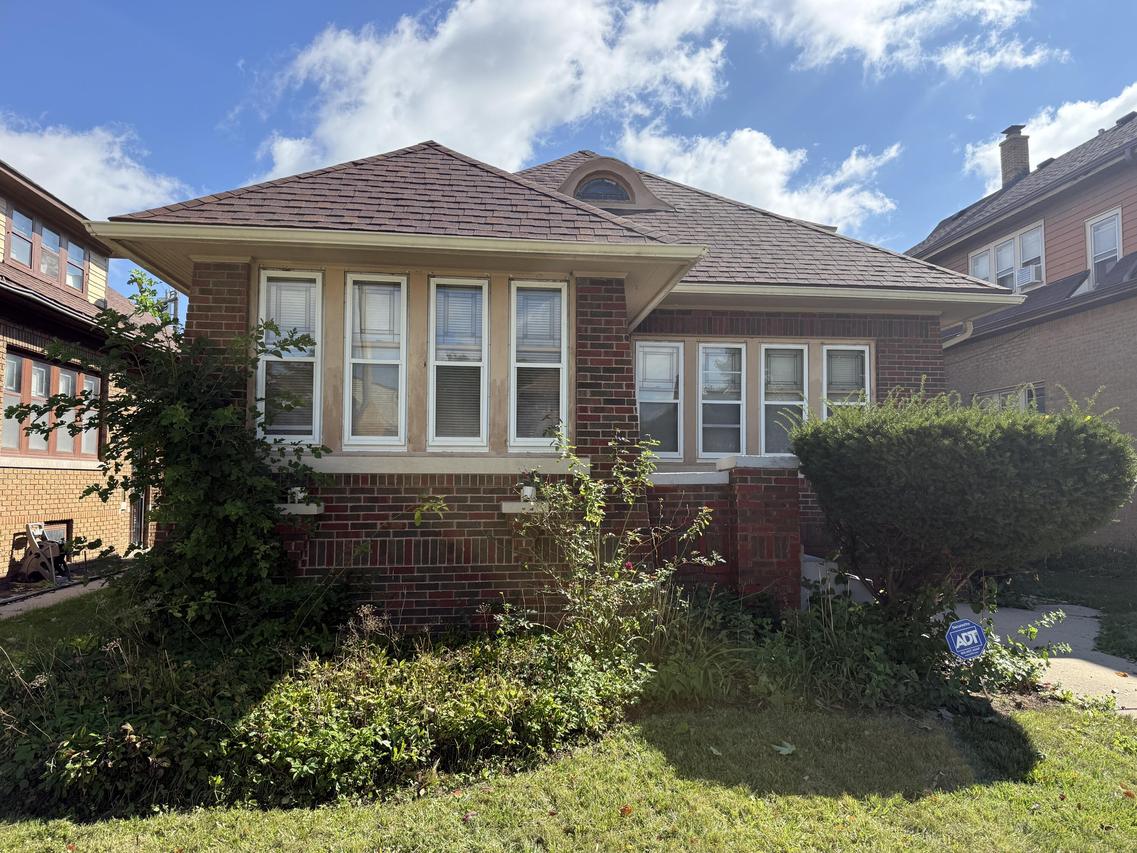 3056 N 55th St, Milwaukee, WI 53210