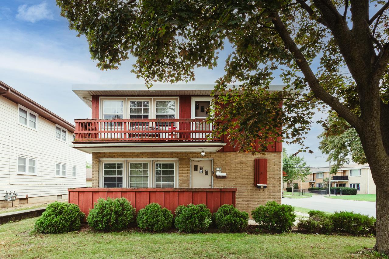 8931 W Congress St #8933, Milwaukee, WI 53225
