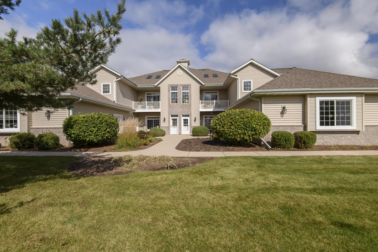 1617 Grey Fox Trl #C, Mukwonago, WI 53149