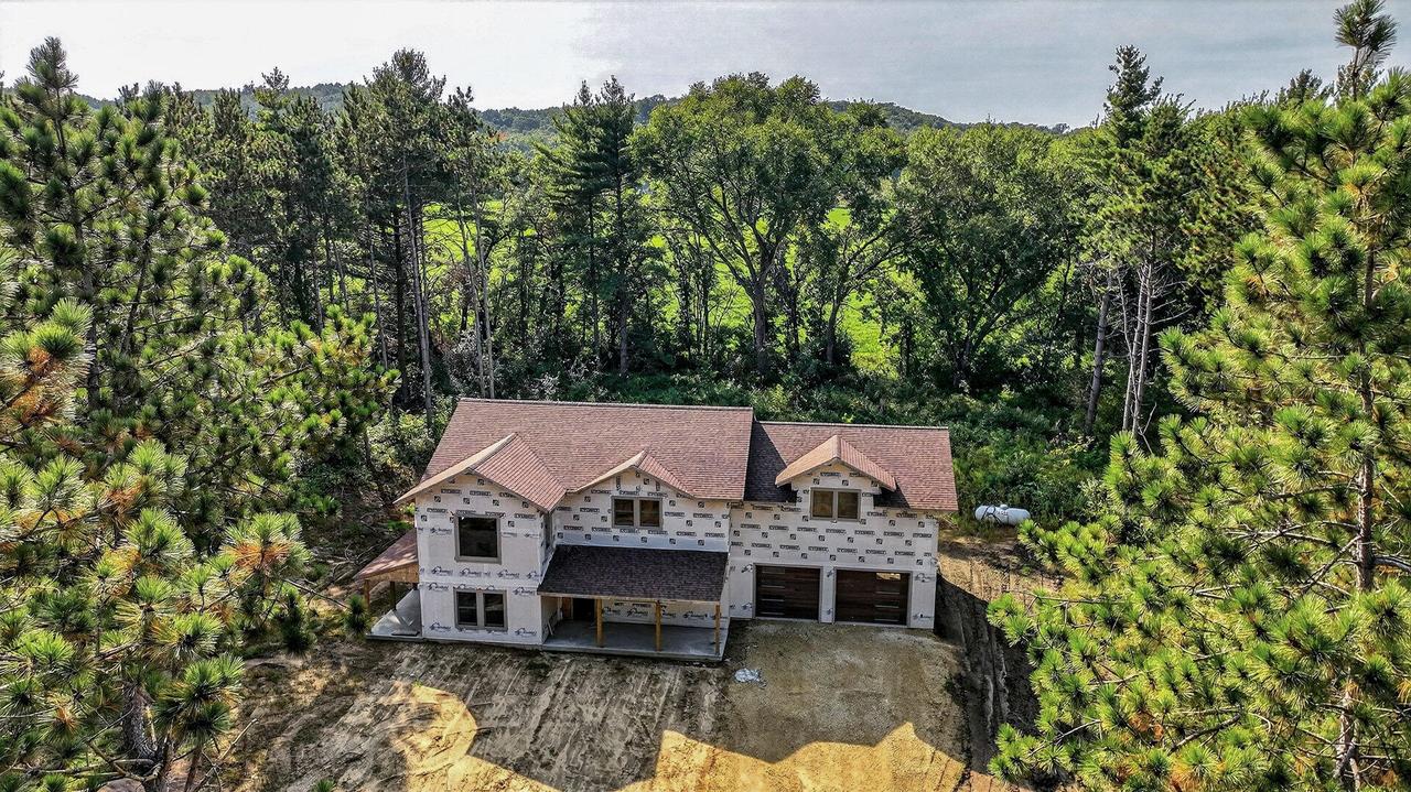 W15971 Cedar Rd, Springfield, WI 54659