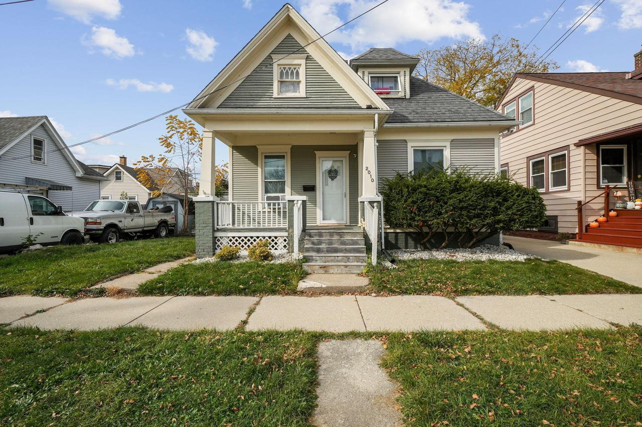 2010 Superior St, Racine, WI 53402