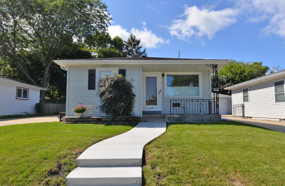1818 Neptune Ave, Racine, WI 53404