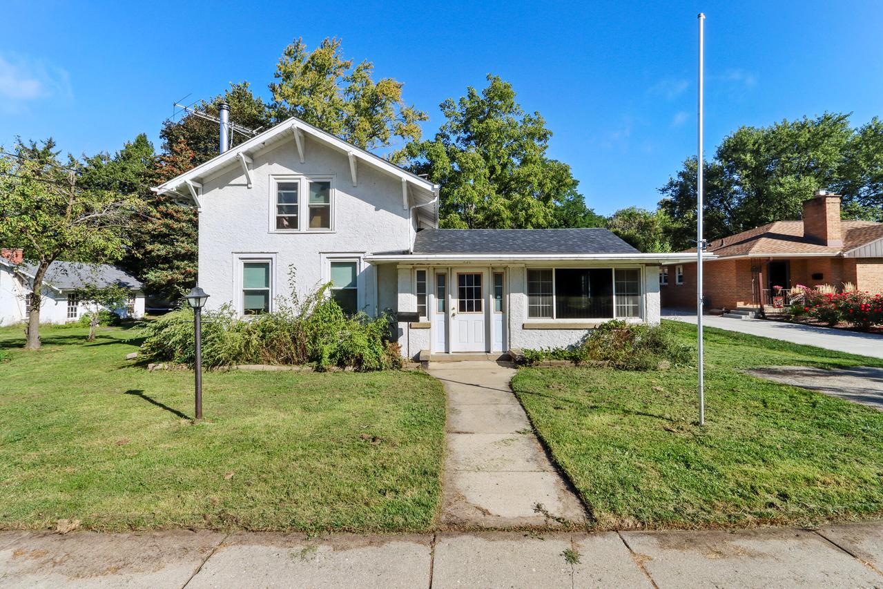 236 W Page St, Elkhorn, WI 53121