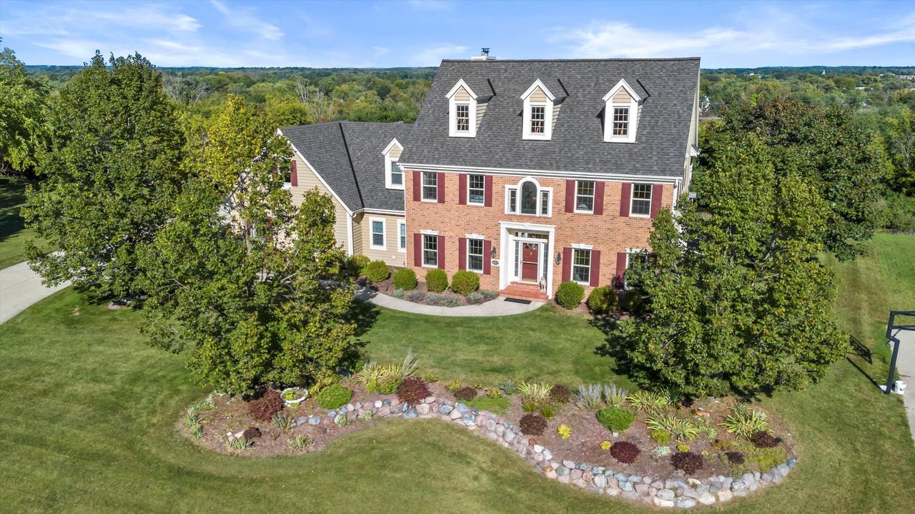 337 River Bluff, Oconomowoc, WI 53066