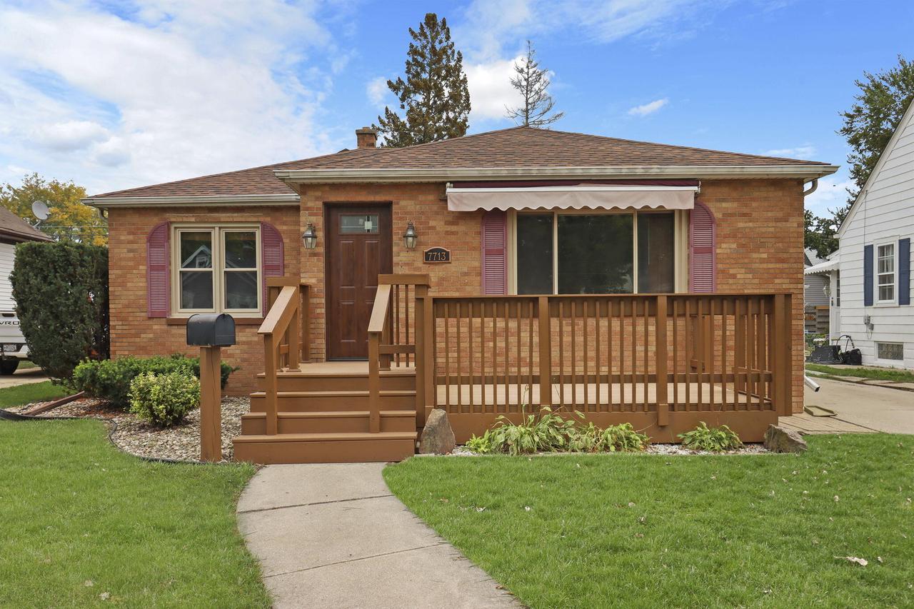 7713 29th Ave, Kenosha, WI 53143