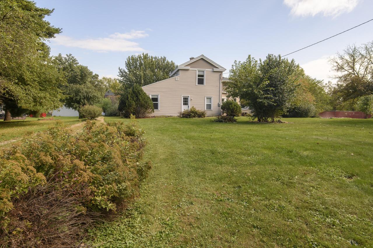 320 Mill St, Fox Lake, WI 53933