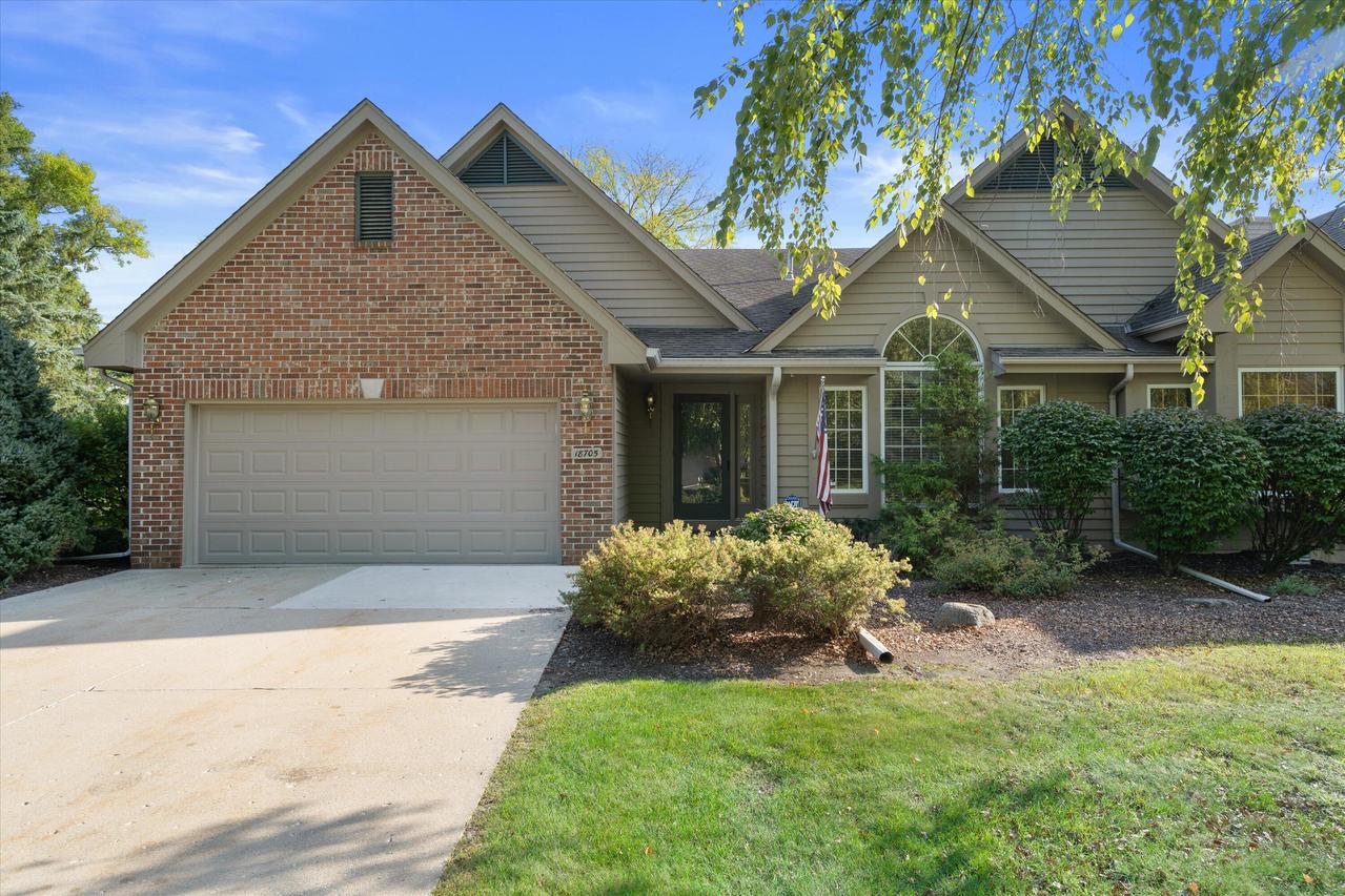 18705 Follett Dr, Brookfield, WI 53045