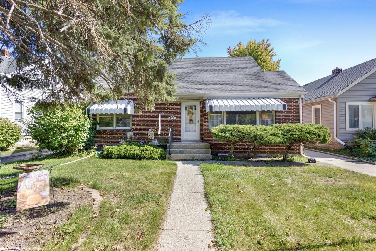 4330 S 5th St, Milwaukee, WI 53207