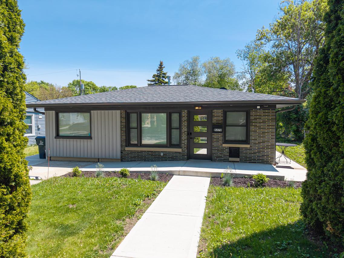 5270 N 57th St, Milwaukee, WI 53218