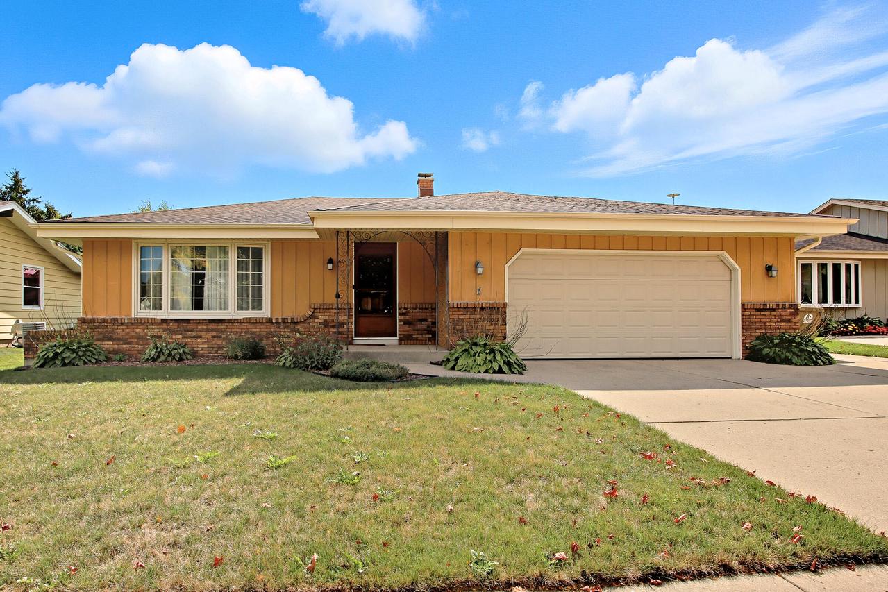 6017 68th St, Kenosha, WI 53142