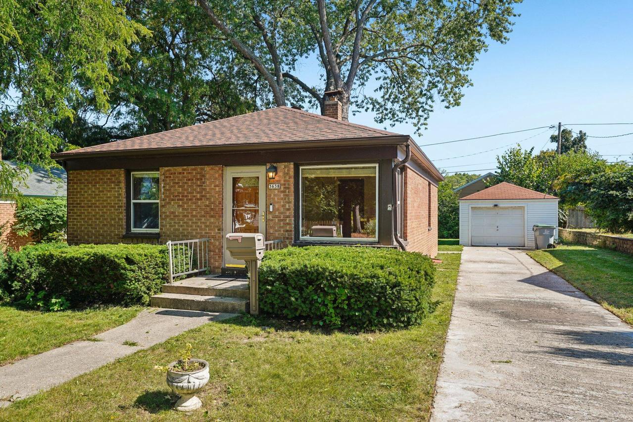 3638 S 5th Pl, Milwaukee, WI 53207