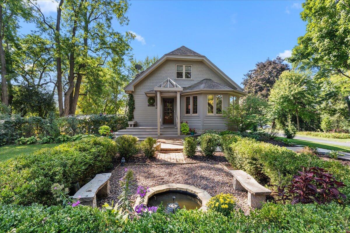 17835 Gebhardt Rd, Brookfield, WI 53045