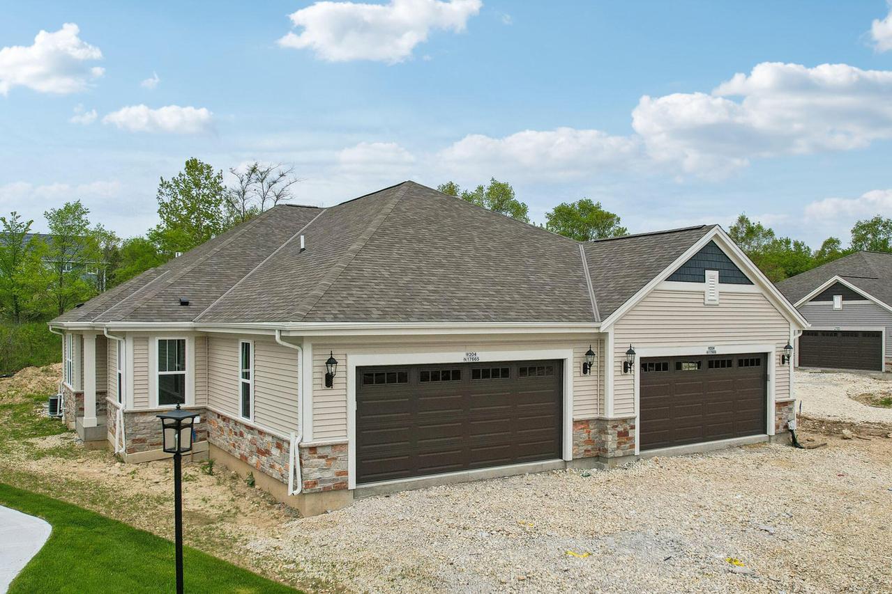 W204N17665 Laurel Pl #601, Jackson, WI 53037