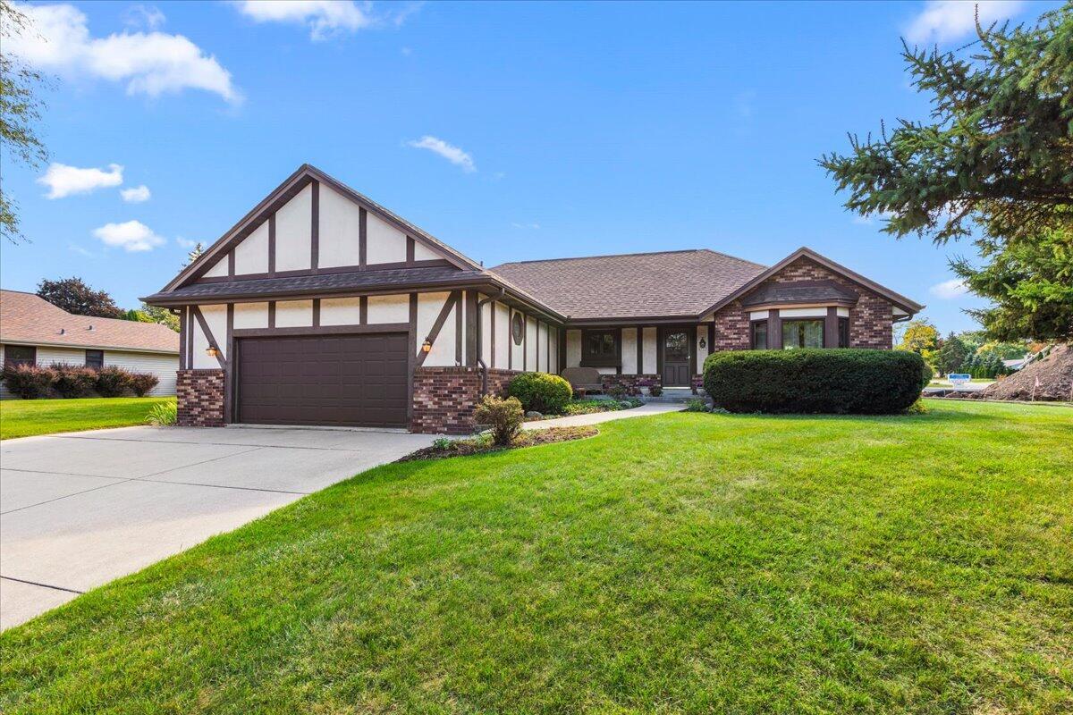 4731 W Abbott Ave, Greenfield, WI 53220