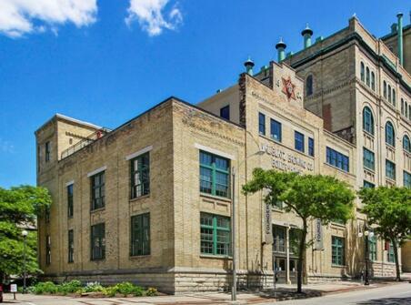 270 E Highland Ave #1244, Milwaukee, WI 53202