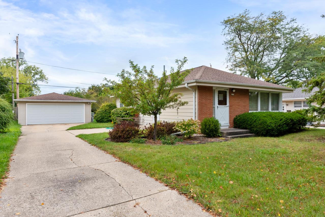 6655 N 83rd St, Milwaukee, WI 53223