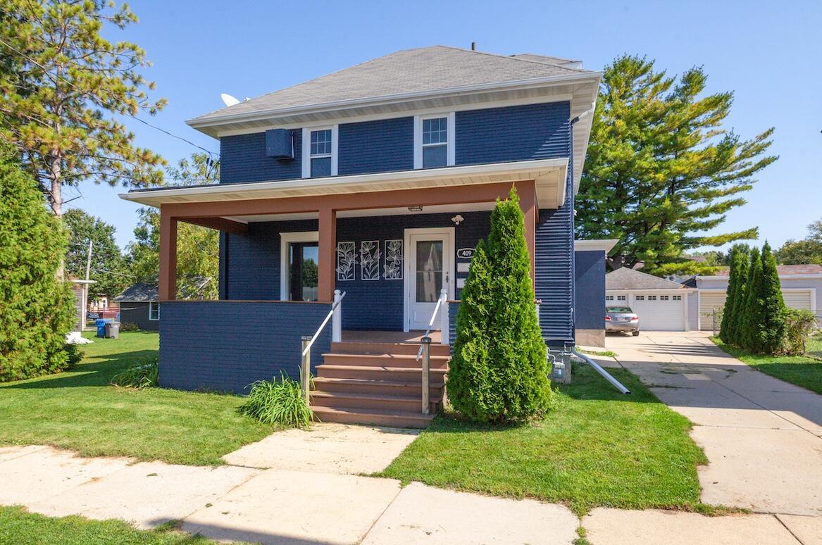 409 S 6th St, Watertown, WI 53094